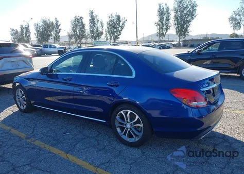 2017 Mercedes-Benz C 300 из США, поврежденный, VIN 55SWF4JB6HU199163